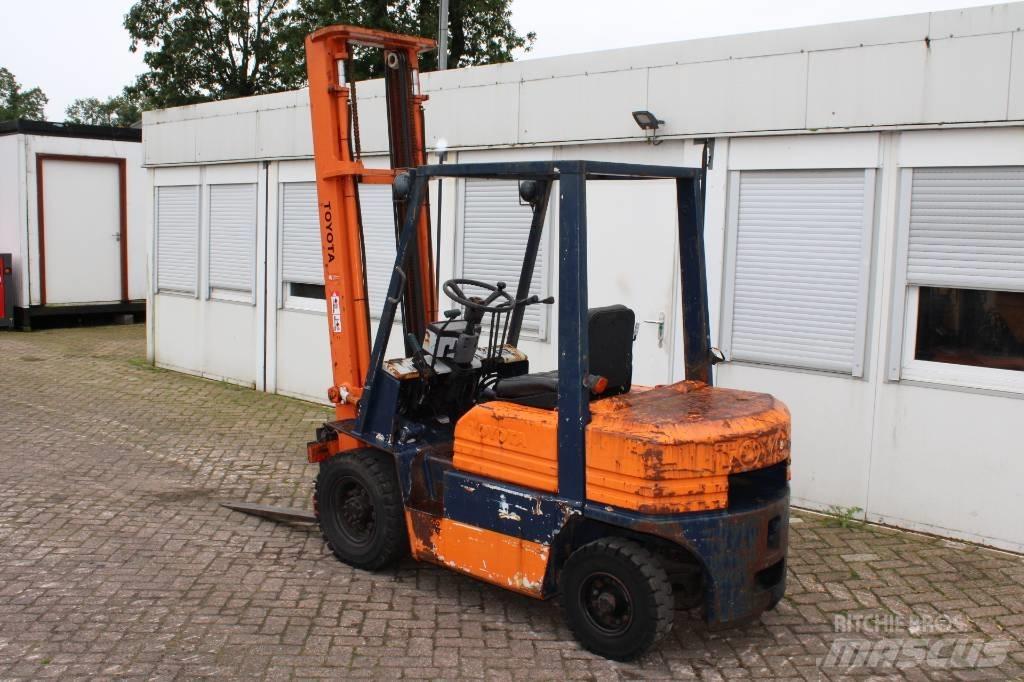Toyota 5 FD 25 디젤 지게차