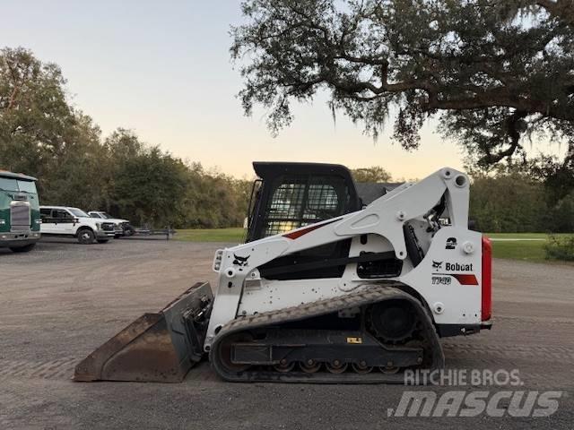 Bobcat T 740  스키드로더