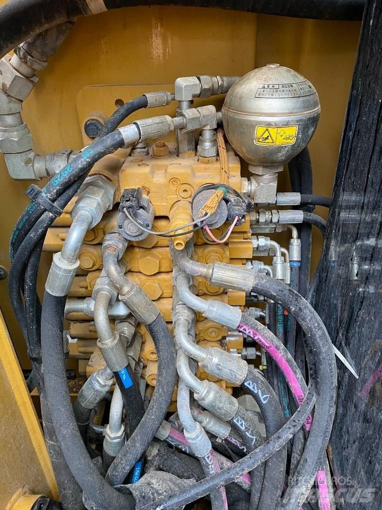 CAT 305.5 대형 굴삭기 29톤 이상