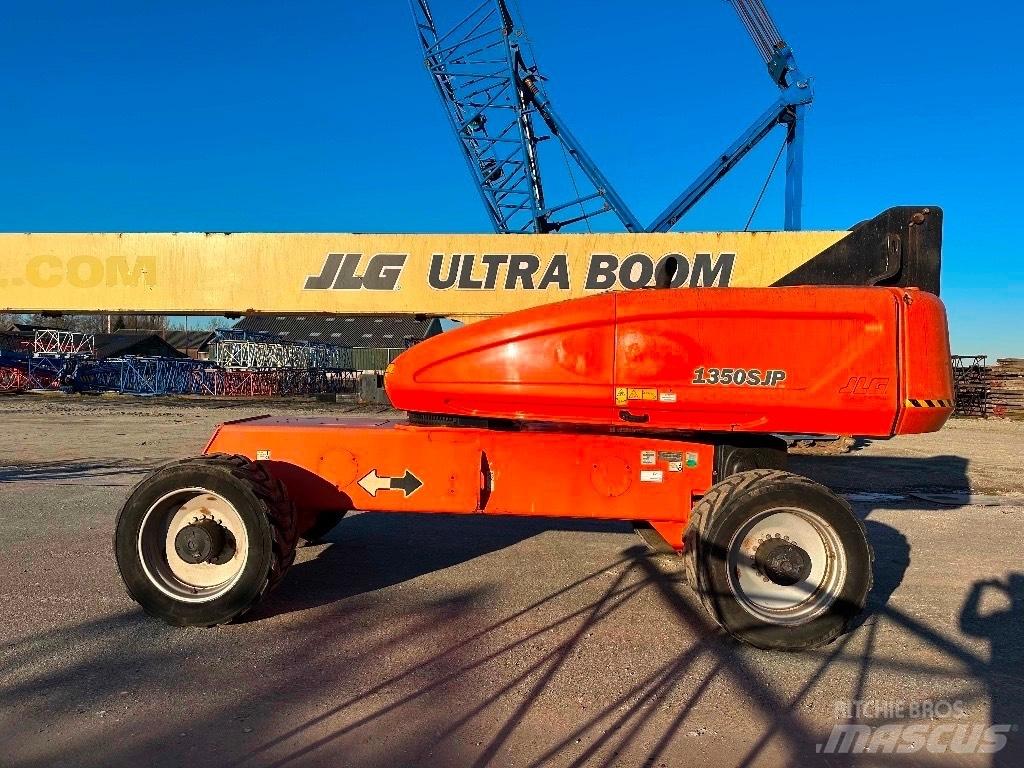 JLG 1350 SJP 견인식 전동이동 리프트
