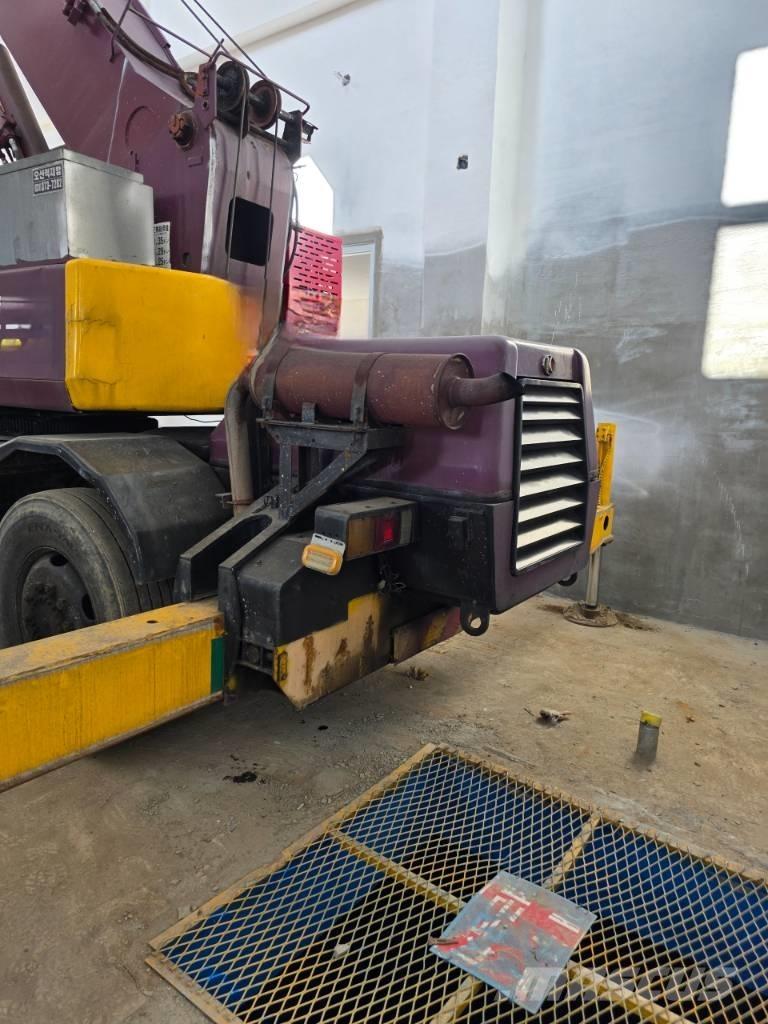 Kato MR 100 R/T 크레인