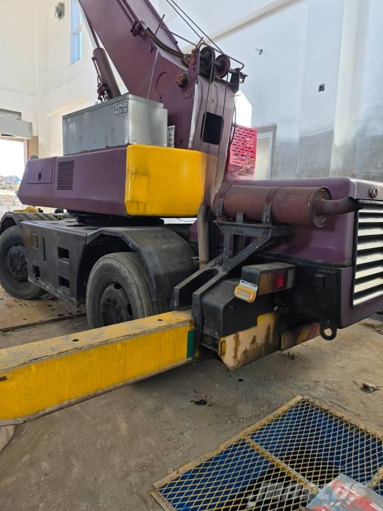 Kato MR 100 R/T 크레인