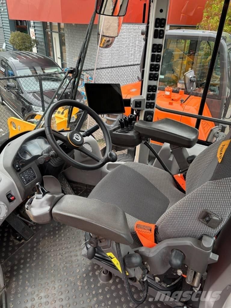 Volvo L 120 H  휠로우더