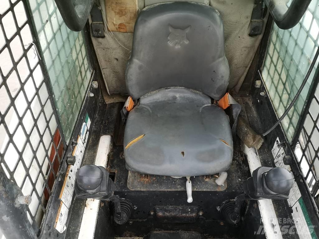Bobcat T 200  스키드로더