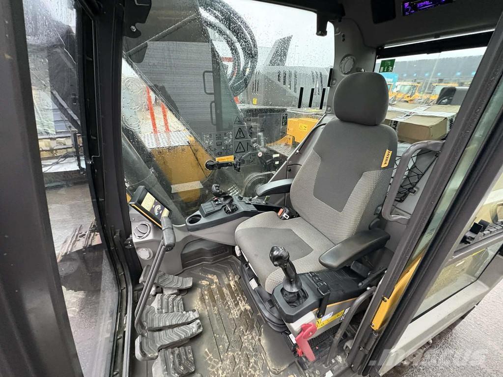 Volvo ECR235EL 특수 굴삭기