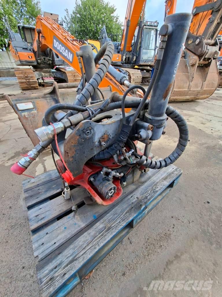 Doosan DX140W-5  휠 굴삭기