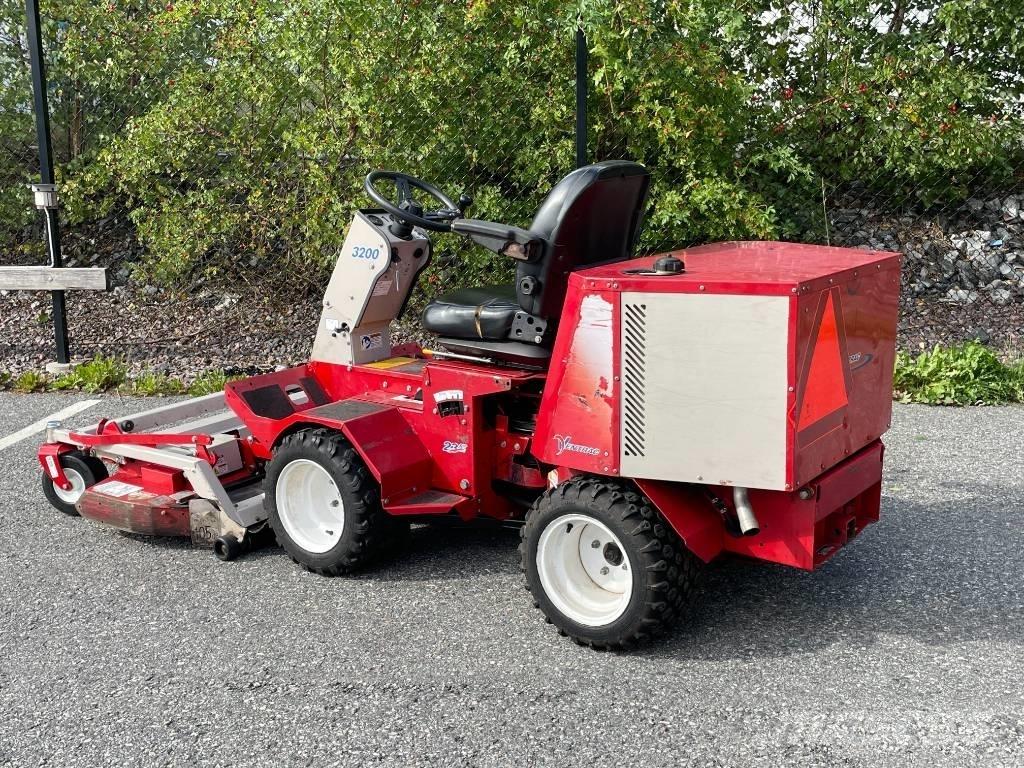 Ventrac 3200 탑승형 잔디깎기