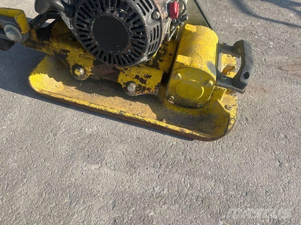 Wacker Neuson VP1135 진동롤러