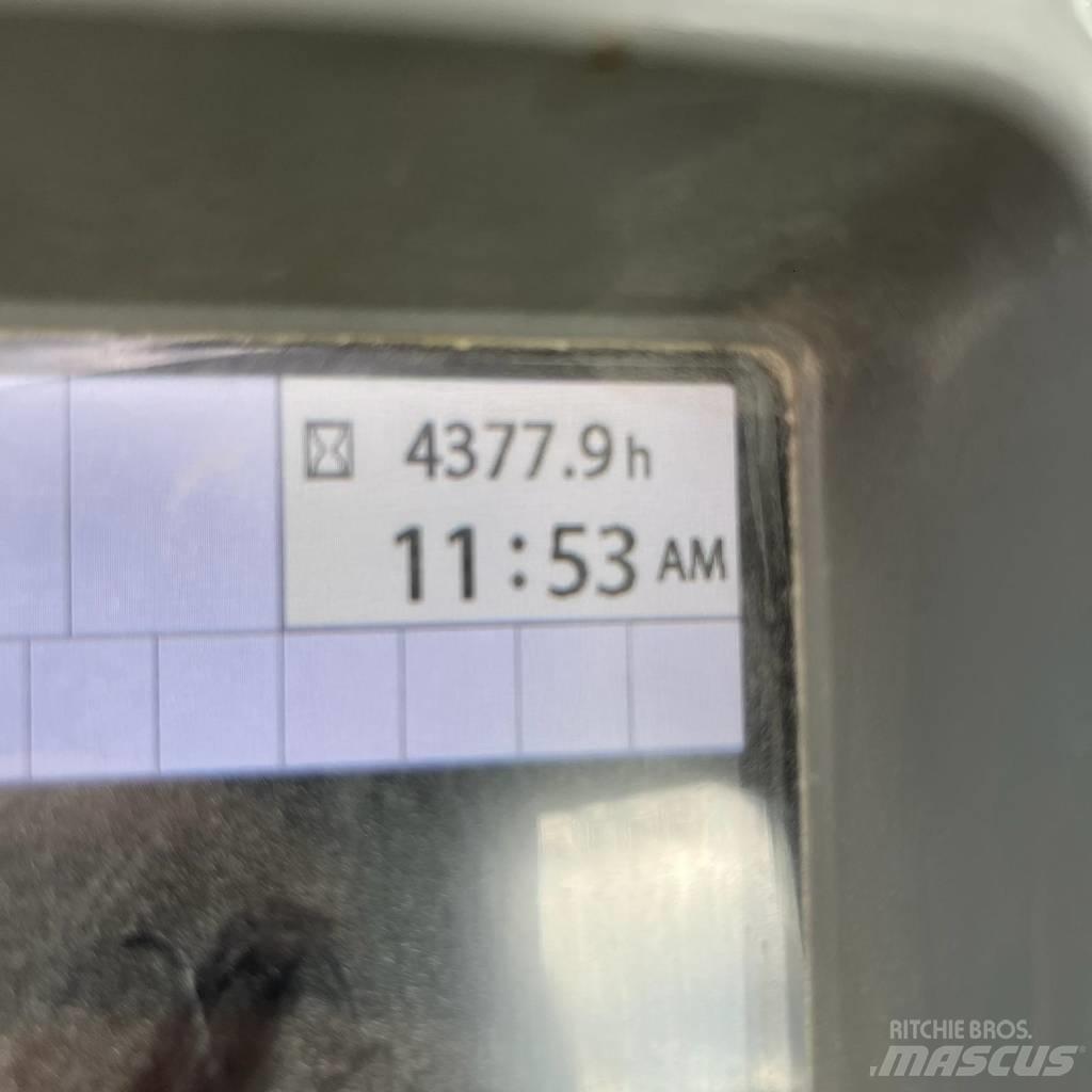DEERE 210G 대형 굴삭기 29톤 이상