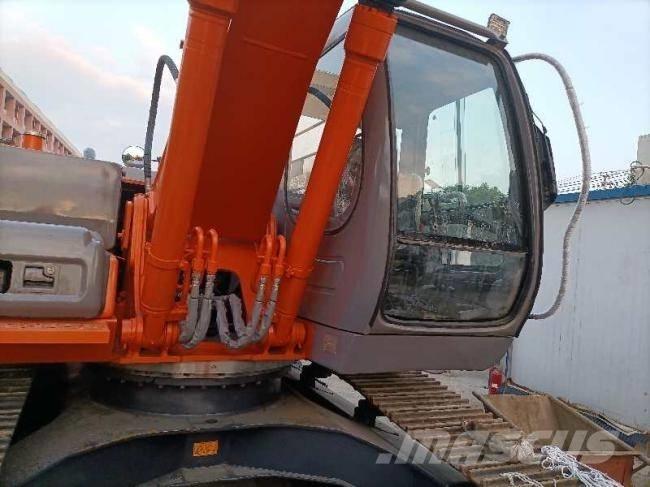 Hitachi Zaxis 200 LC 대형 굴삭기 29톤 이상