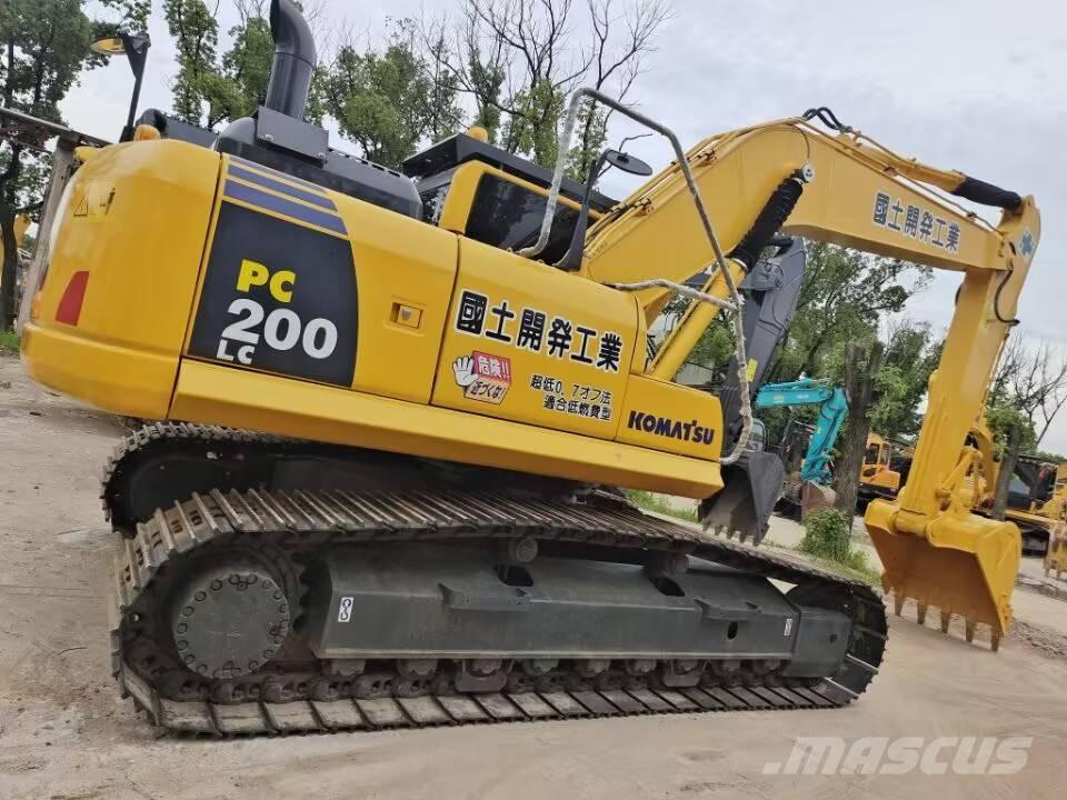 Komatsu PC 200 대형 굴삭기 29톤 이상