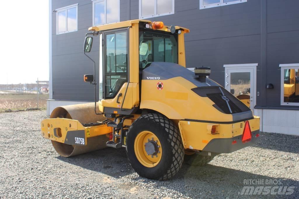 Volvo SD 75 B 싱글 드럼 롤러