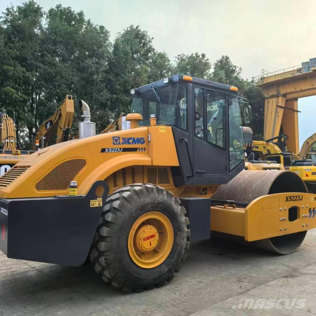 XCMG XS 223 J 싱글 드럼 롤러