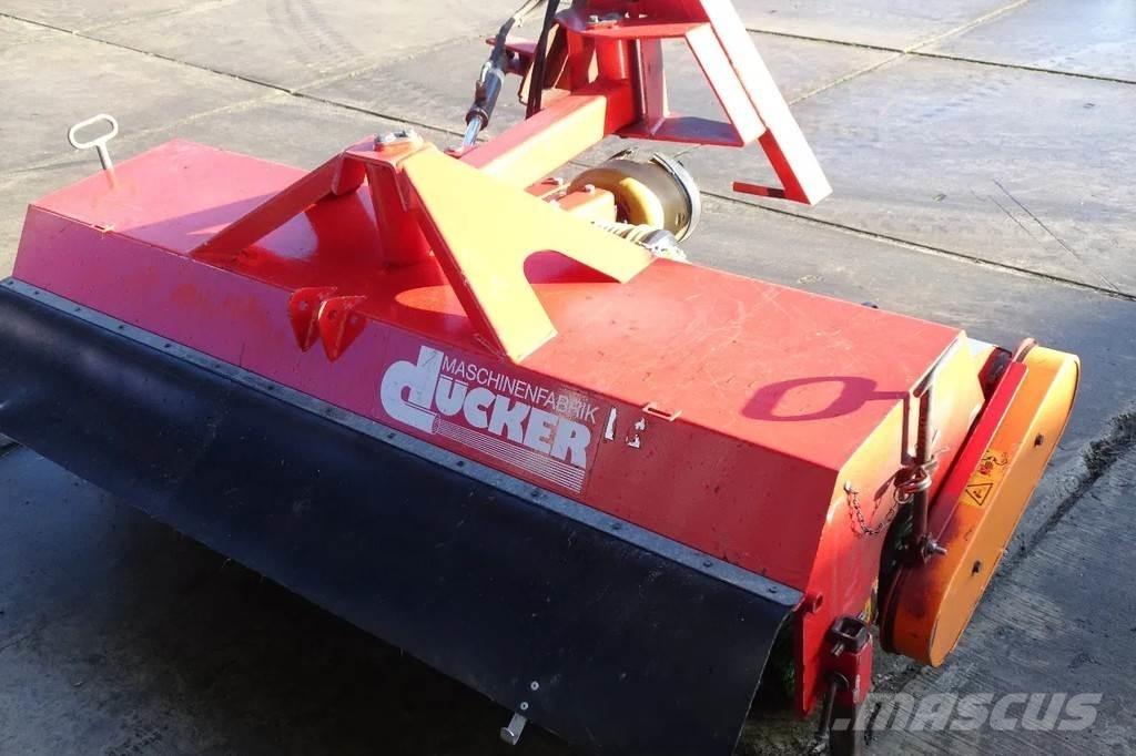 Dücker Veegmachine 청소 트럭