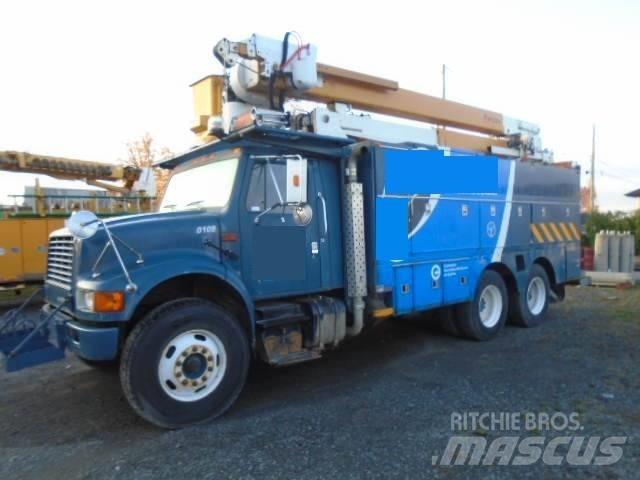 International F 4900 트럭 탑재 고소작업대