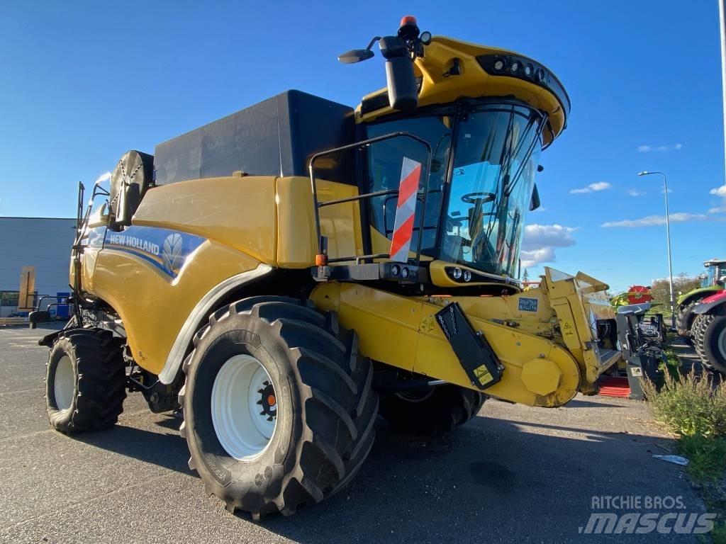 New Holland CX 8.90 콤바인 수확기