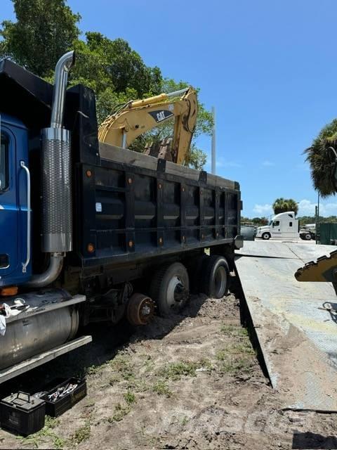 Mack CH613 8x4 2002 덤프 트럭