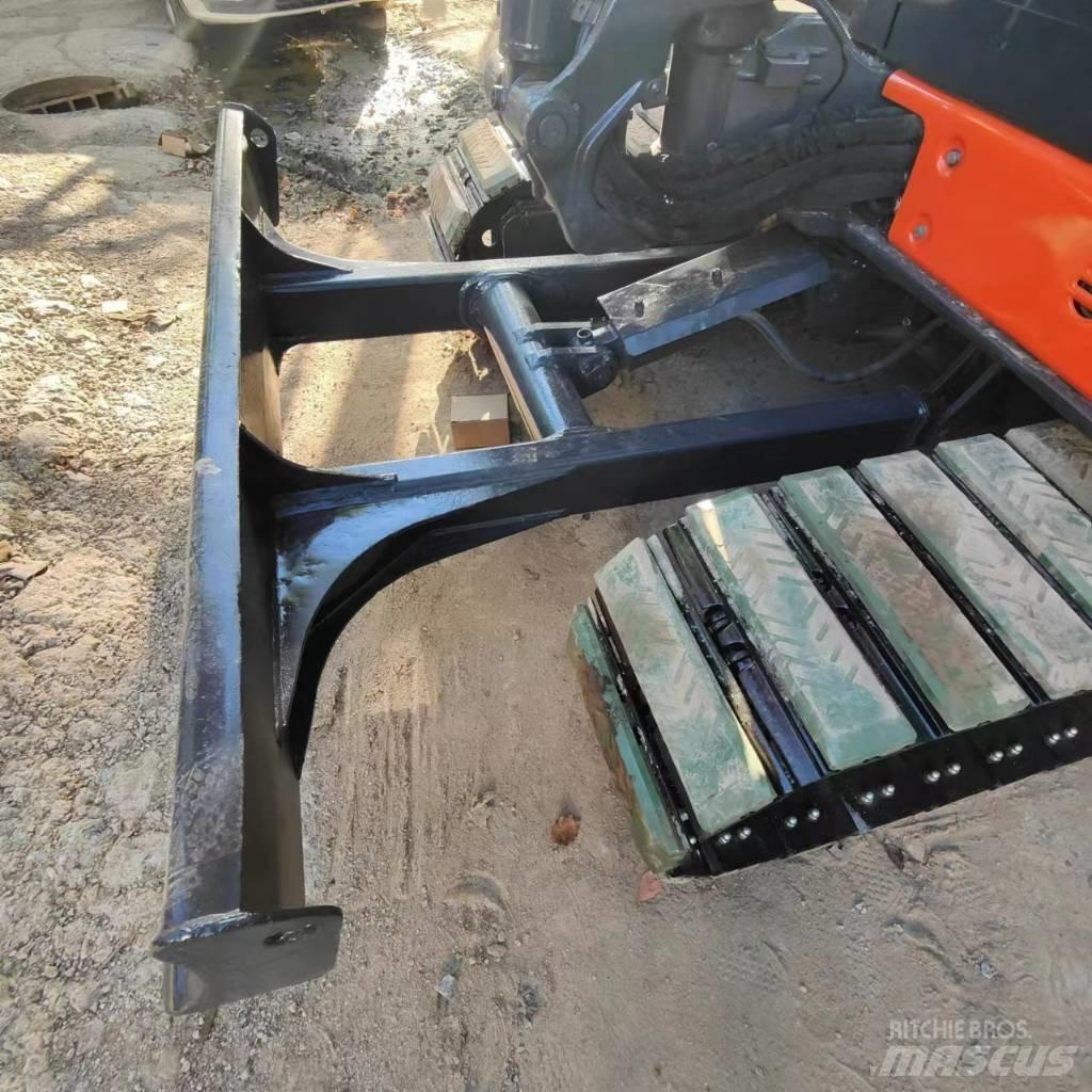 Hitachi ZX 50 U 소형 굴삭기 7톤 미만