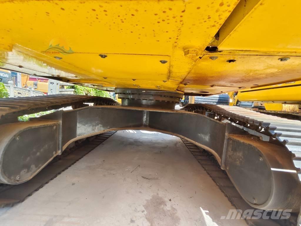 Komatsu PC 220-8 대형 굴삭기 29톤 이상