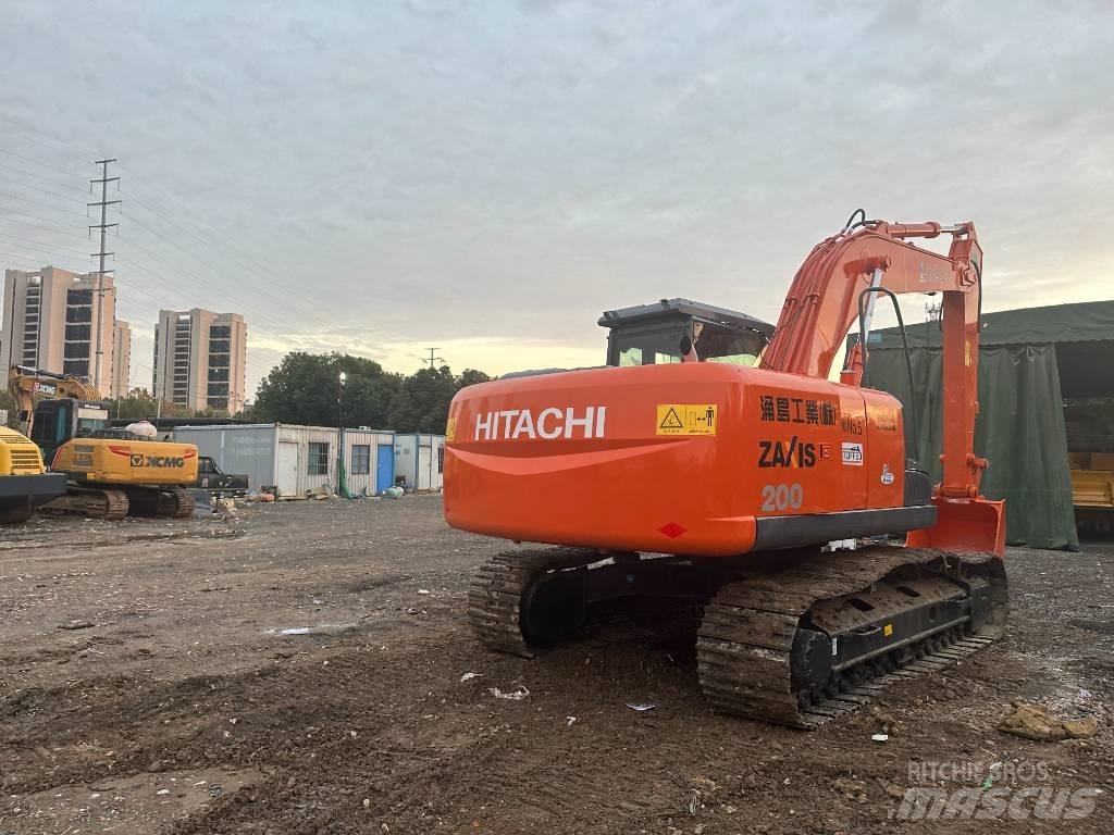 Hitachi ZX 200 대형 굴삭기 29톤 이상