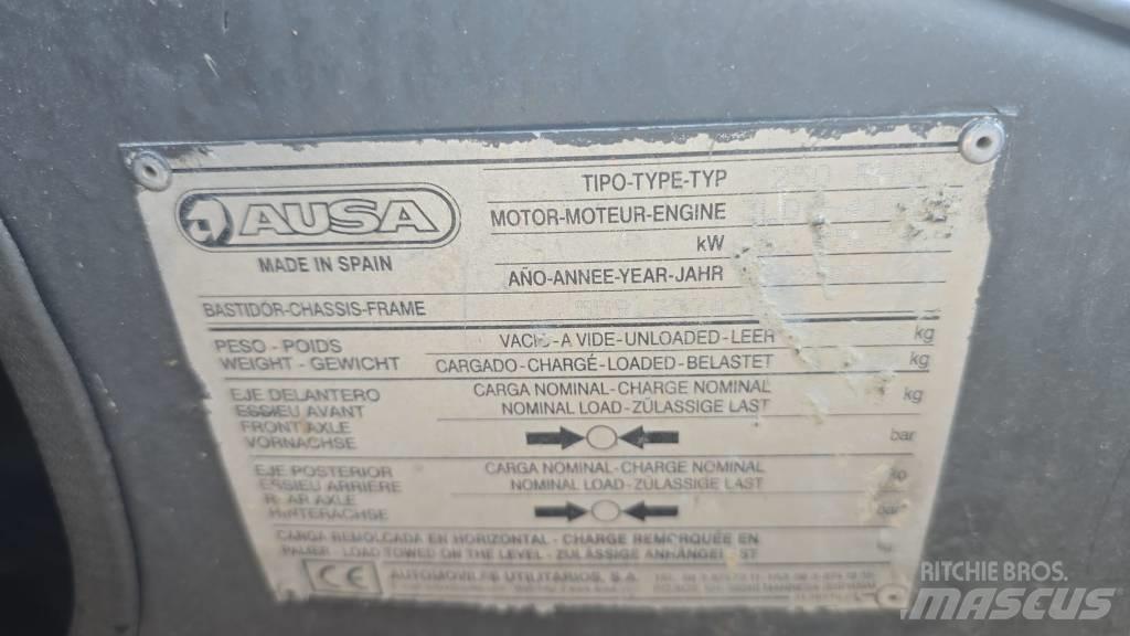 Ausa D 250 건설현장 덤프트럭