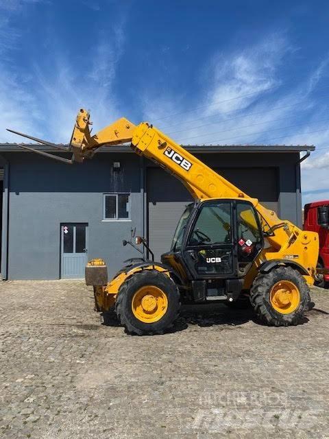 JCB 535-125 텔러 핸들러