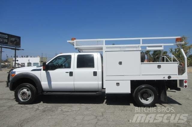 Ford F 550 플랫베드/드롭사이드 트럭