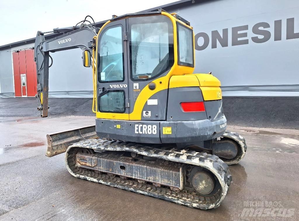 Volvo ECR88 중형굴삭기 7톤-28톤