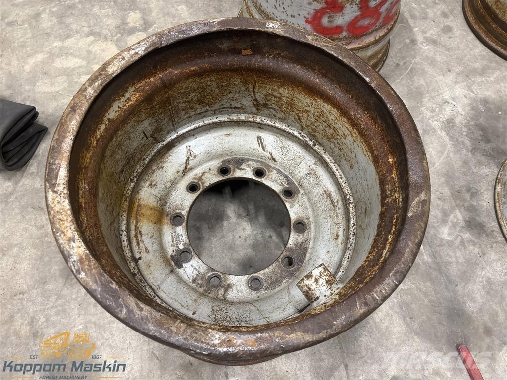 Valmet 860 24x26,5 타이어, 휠 및 림