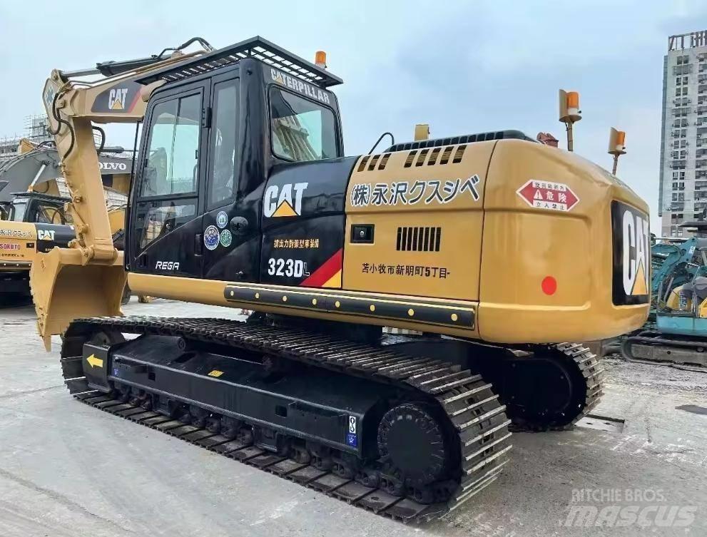 CAT 323 대형 굴삭기 29톤 이상