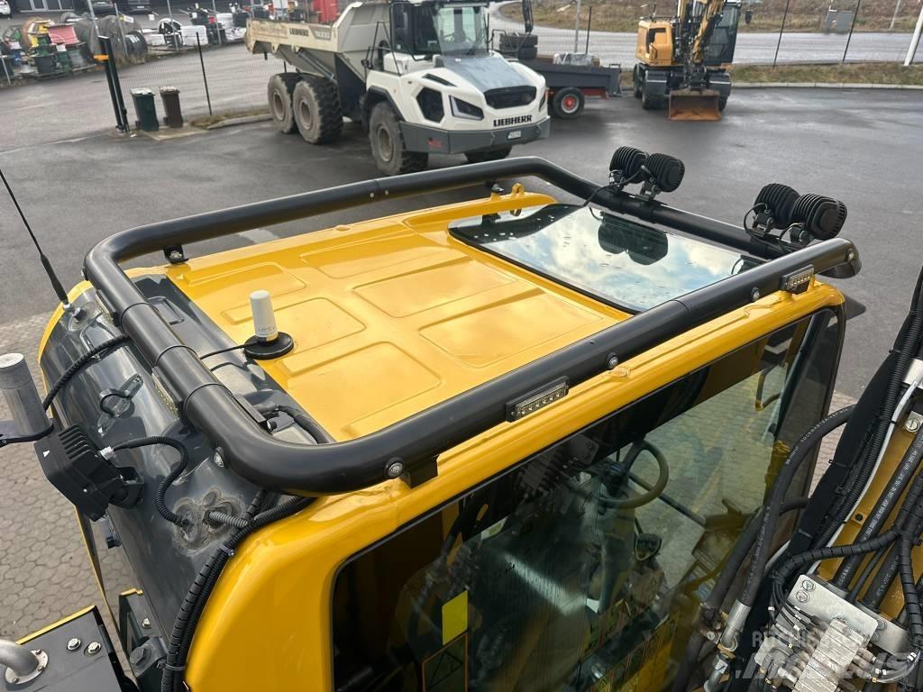 Komatsu PW 148-11  휠 굴삭기