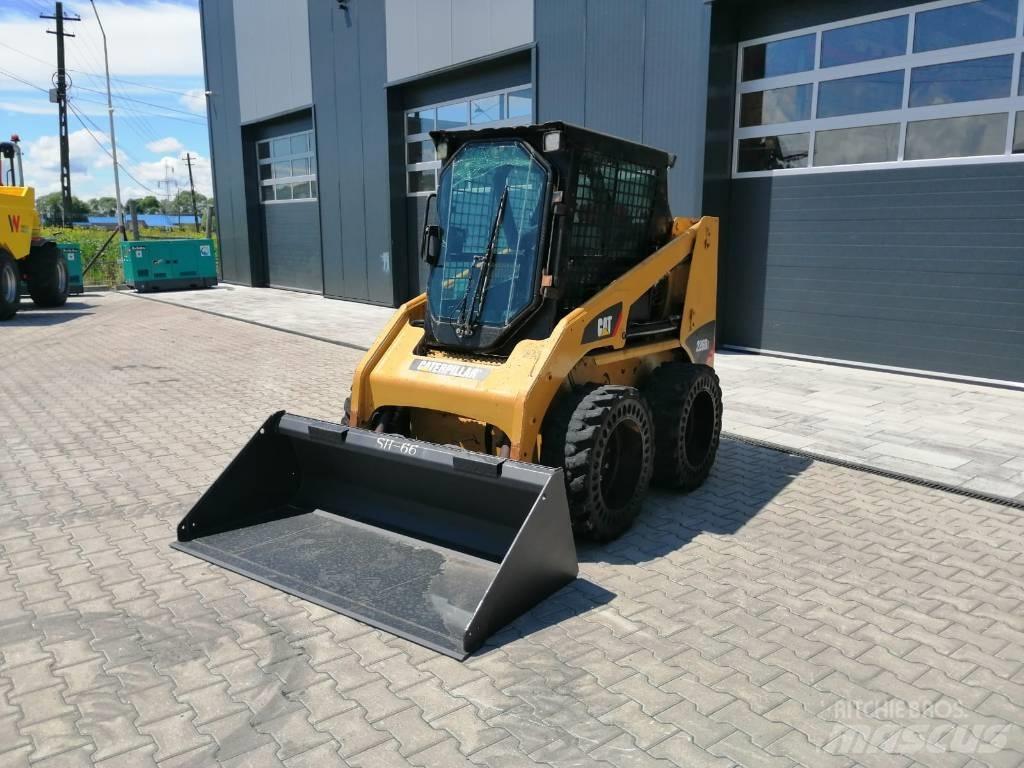 CAT 226 B 3  스키드로더