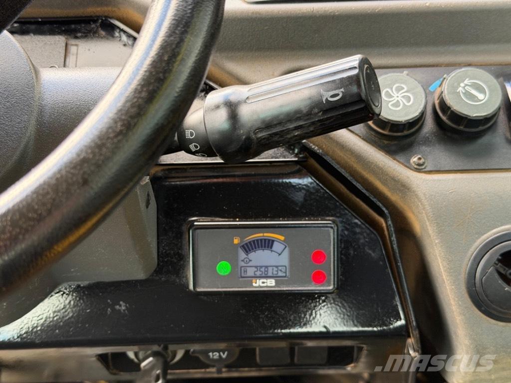 JCB 6 ST 건설현장 덤프트럭