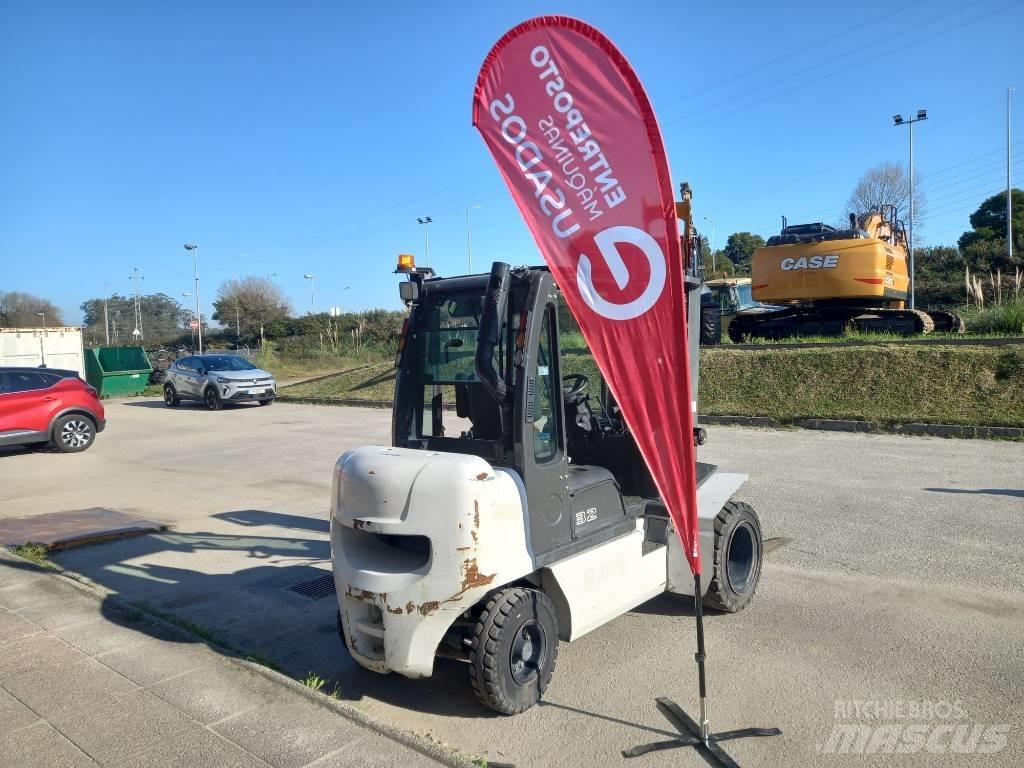 UniCarriers D32 디젤 지게차