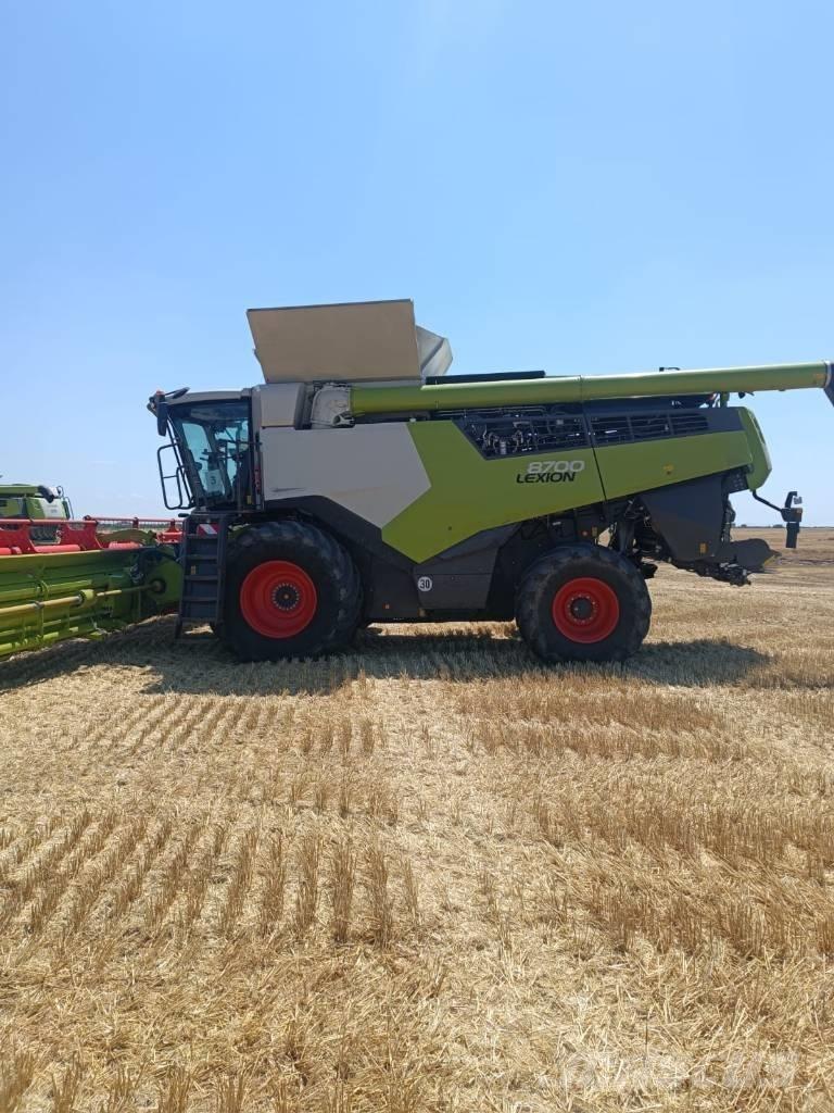 CLAAS Lexion 8700 콤바인 수확기