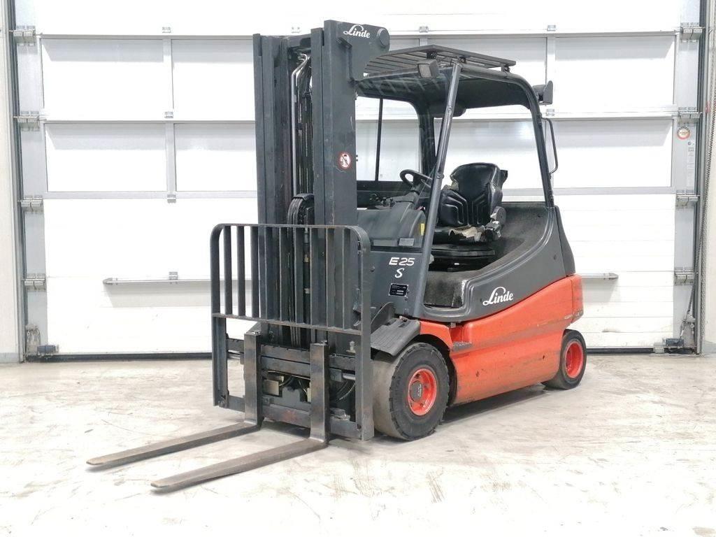 Linde E25-03 전동 지게차