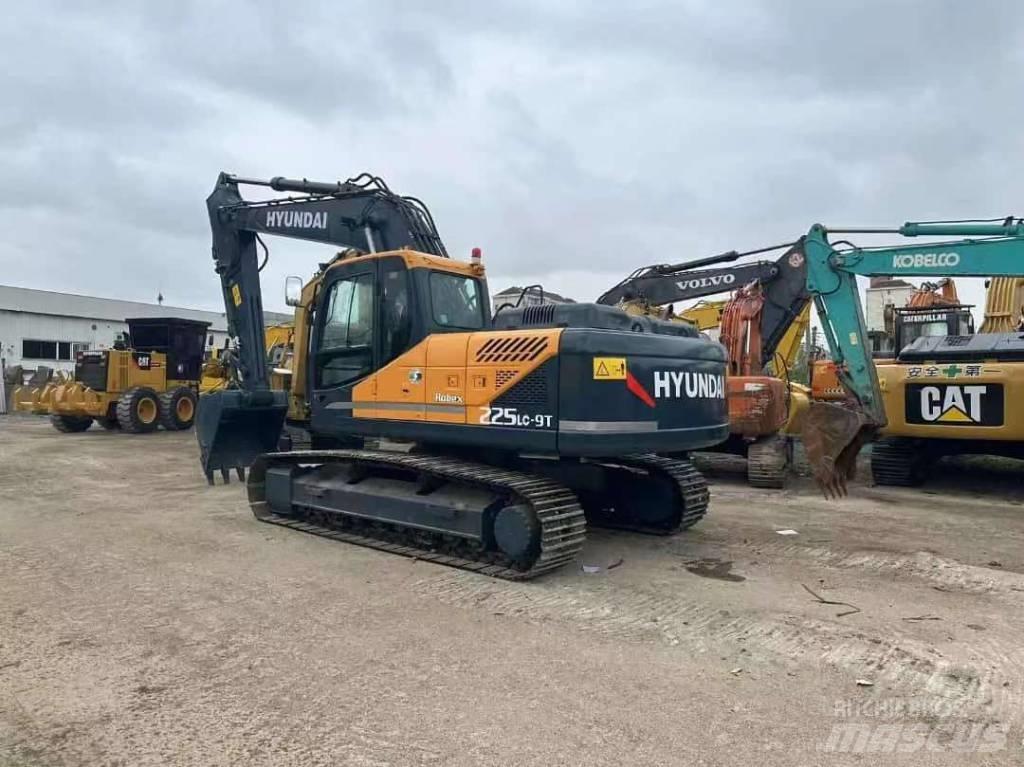 Hyundai 225LC-9T 대형 굴삭기 29톤 이상