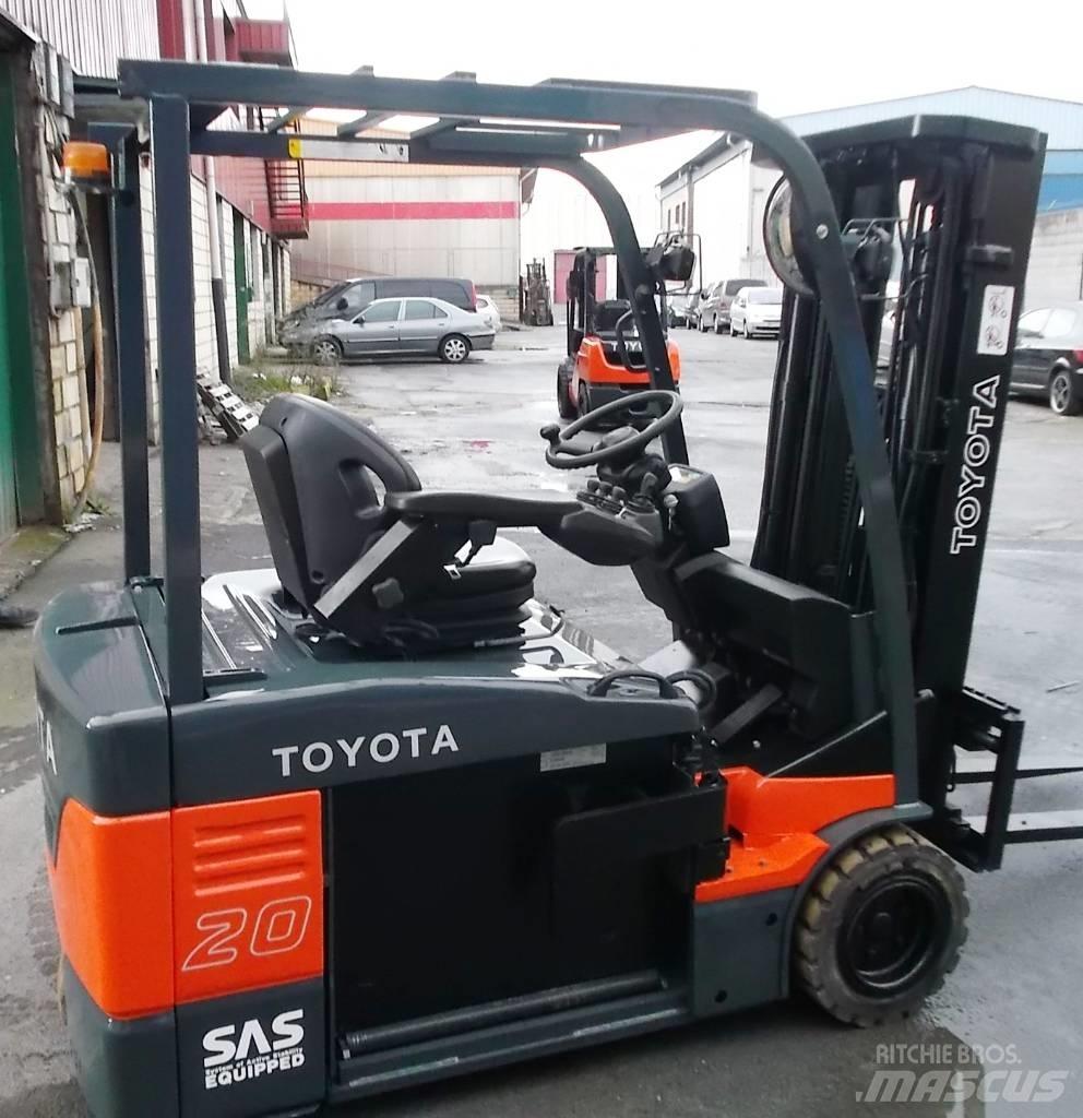 Toyota 7 FBEF 20 전동 지게차