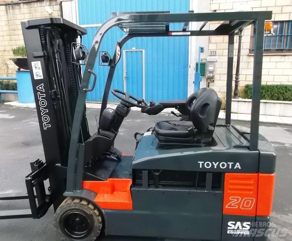 Toyota 7 FBEF 20 전동 지게차