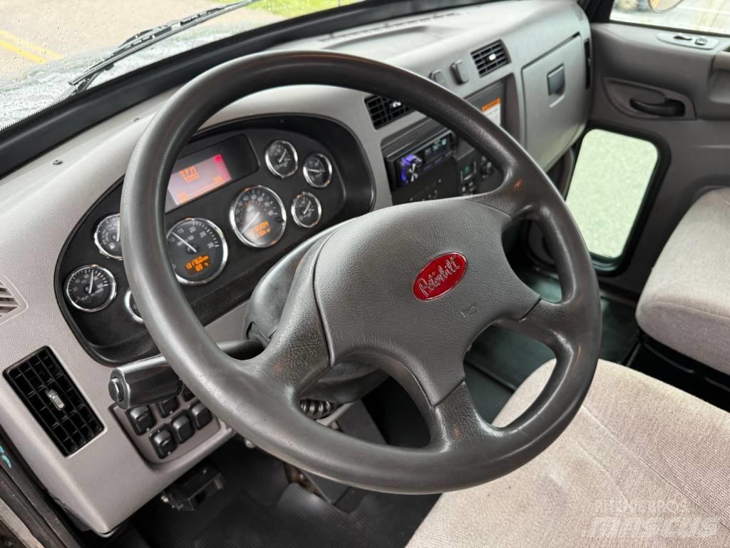 Peterbilt 348 회수 차량