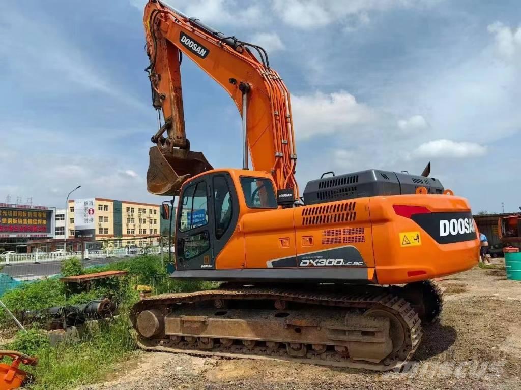 Doosan DX 300 LC 대형 굴삭기 29톤 이상