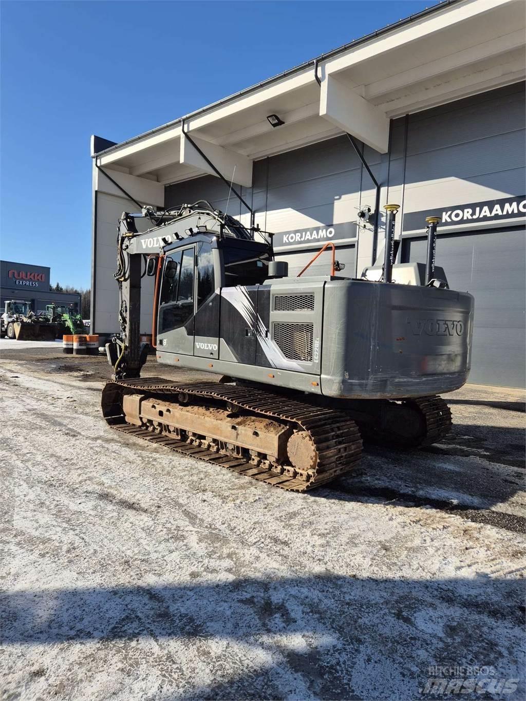 Volvo EC220EL 대형 굴삭기 29톤 이상