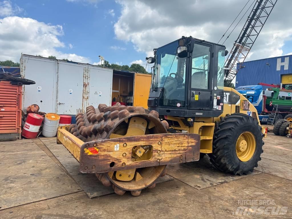 CAT CP 533 E 싱글 드럼 롤러
