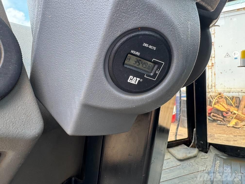 CAT CP 533 E 싱글 드럼 롤러