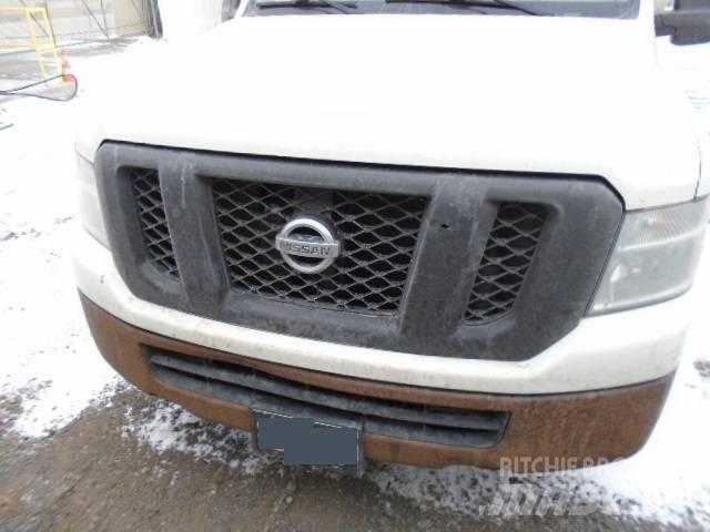 Nissan NV2500HD 탑차 트럭
