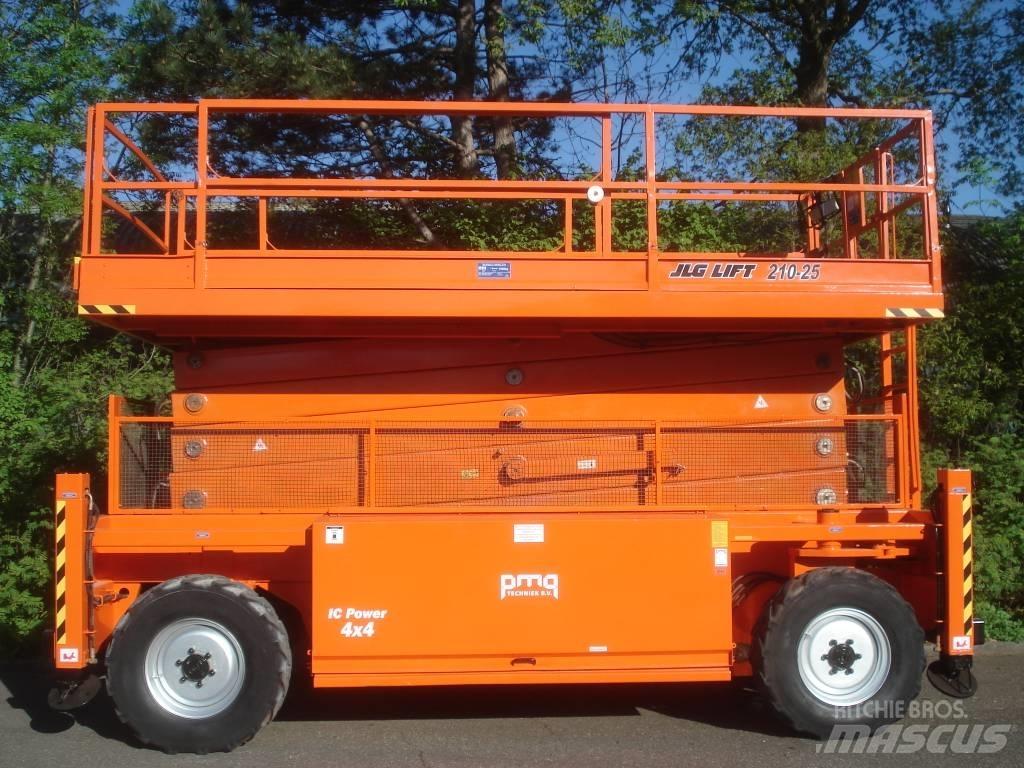 JLG 210-25 가위형 리프트