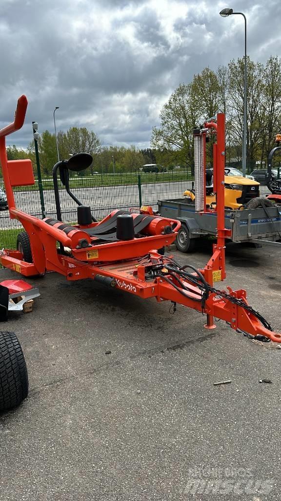 Kubota WR 1400M 건초 포장기