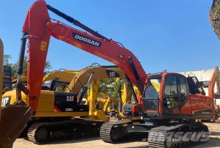 Doosan DX225 대형 굴삭기 29톤 이상