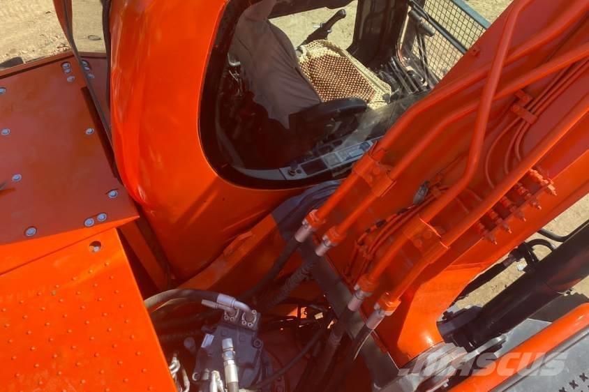 Doosan DX225 대형 굴삭기 29톤 이상