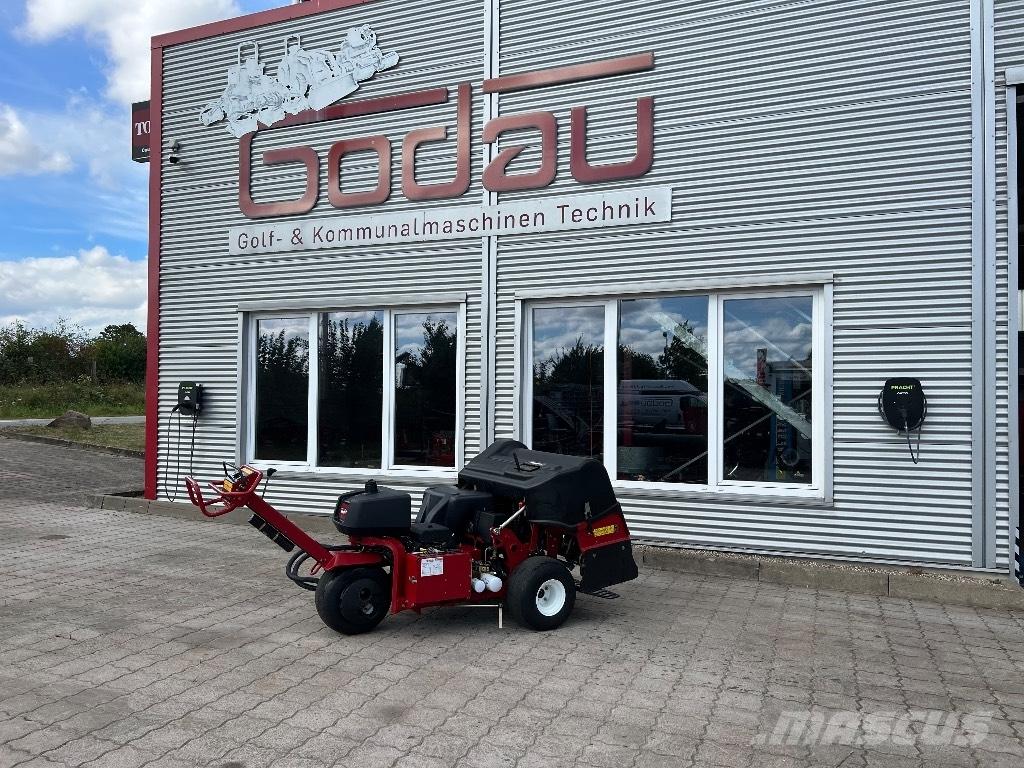 Toro Procore 648 통풍기와 잔디띄개